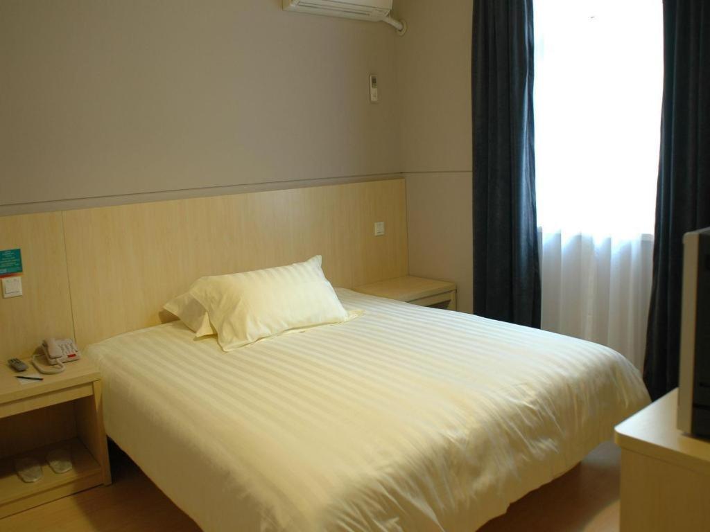 Hotel Jinjiang Select International Tourism And Zone Chuansha Road Subway Station 3*