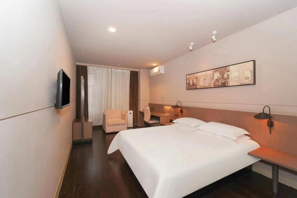 Hotel Jinjiang Select International Tourism And Zone Chuansha Road Subway Station 3*