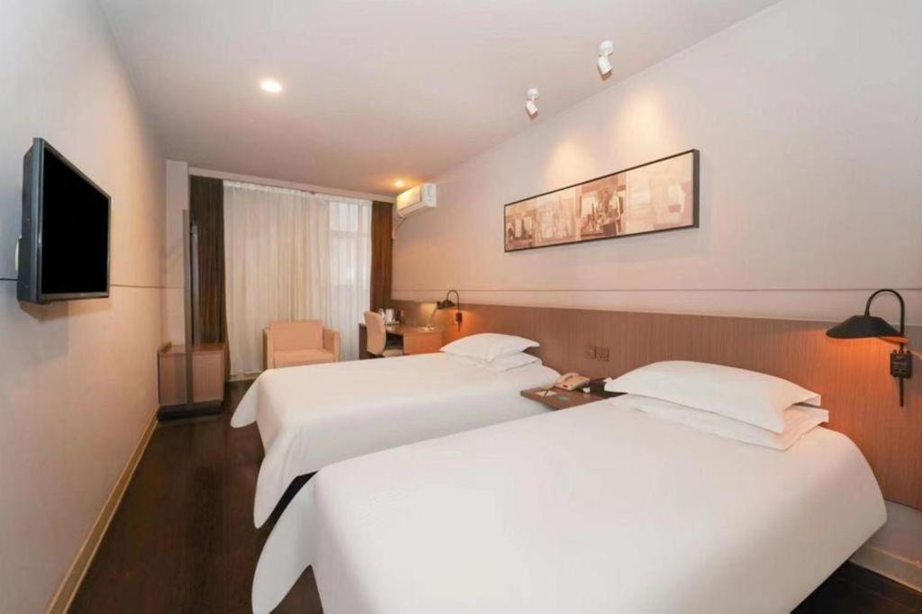 Jinjiang Select International Tourism And Zone Chuansha Road Subway Station Hotel 3*