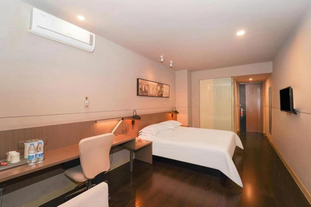 Hotel Jinjiang Select International Tourism And Zone Chuansha Road Subway Station 3*