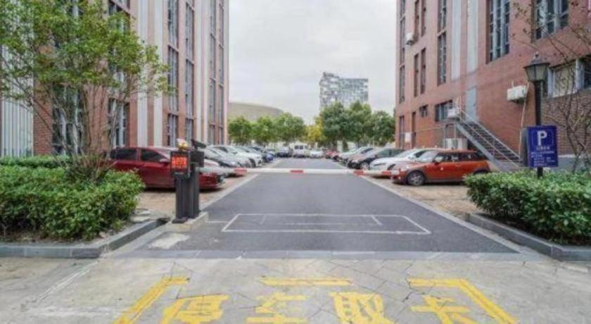 Jinjiang Select International Tourism And Zone Chuansha Road Subway Station 3*