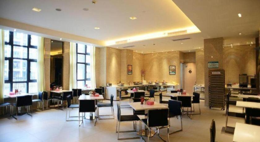 Jinjiang Select International Tourism And Zone Chuansha Road Subway Station Hotel 3*